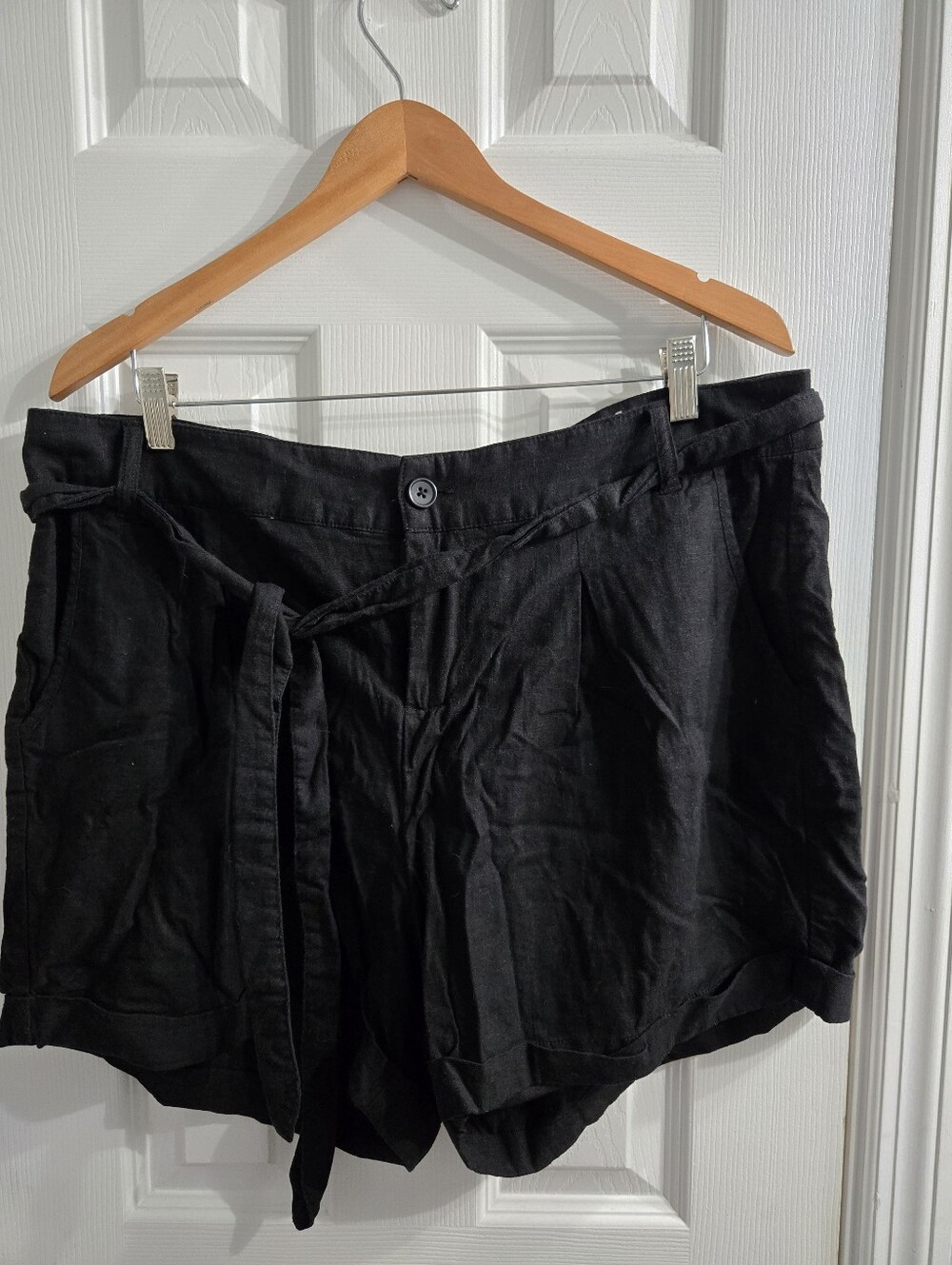 Torrid Black Cuffed Shorts with Tie Plus Sz 14 EUC